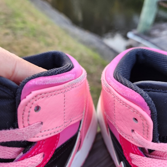 Nike Air Jordan 1 Mid GS Girls Leather Sneakers Pink Black Size Youth 7/Womens 8 - Picture 14 of 15